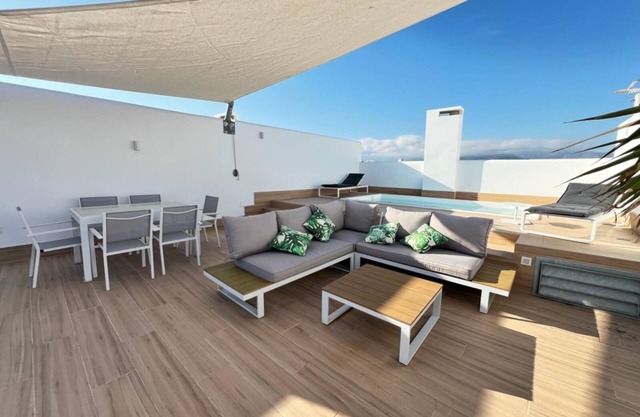 PUSHE Penthouse Playa Granada Beach & Golf 6