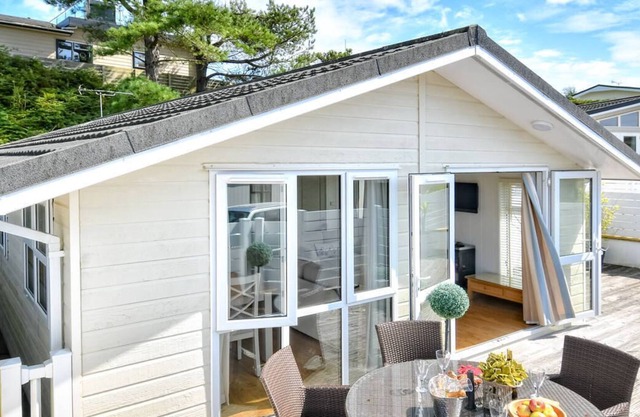 Q17 The Warren in the beautiful Pwllheli