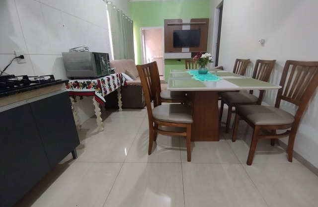 Quiet house near the Rafain and Recanto hotels on BR 277, 13 minutes from Paraguay