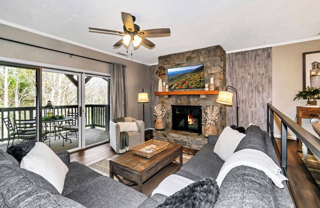 Quail 5 | Restaurant, Pool, Spa