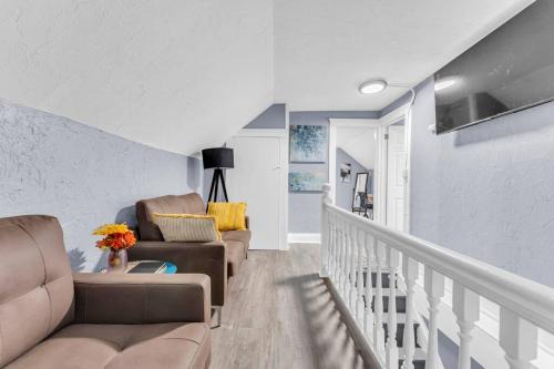 Quaint 2 Bedrooms in Historic Little Italy