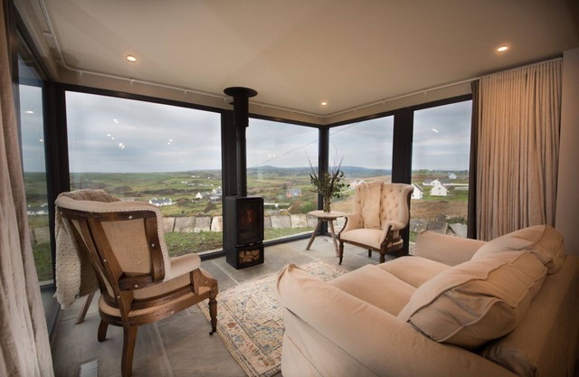 Quaint and Luxurious Cottage overlooking Doolin and the Aran Islands