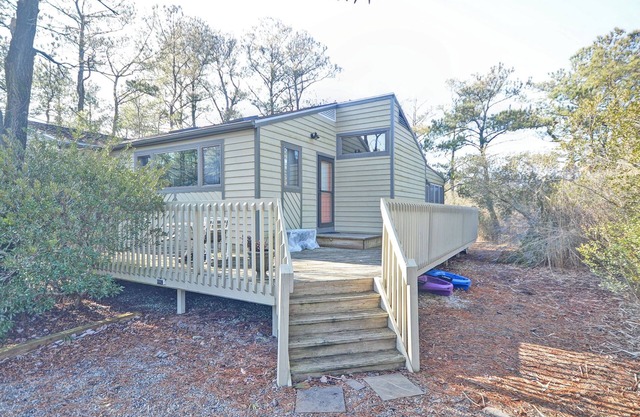Quaint Beach House Within Walking Distance to Bethany Beach! Pets Allowed, Trolley, Wifi!