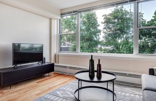 Quaint Brookline studio steps from Coolidge Corner w/ gym by Blueground