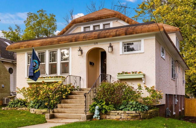 Quaint Bungalow, near Great Lakes Naval Base