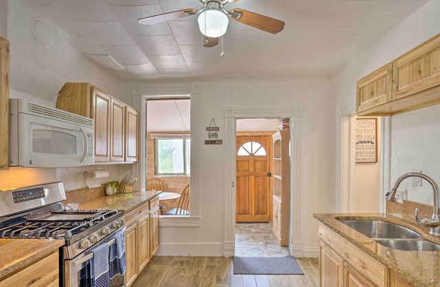 Quaint Cañon City Retreat < 1 Mi to Railroad!