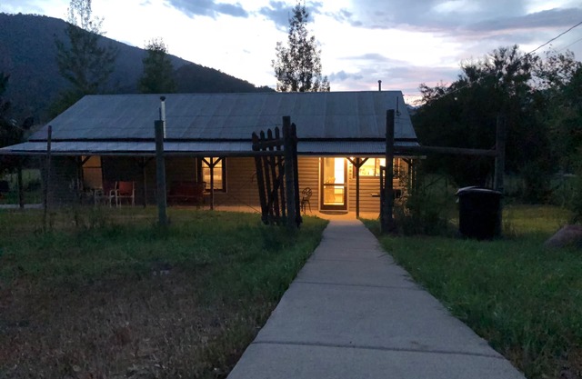 Quaint Country Charm, but close to all the Valley has to offer.