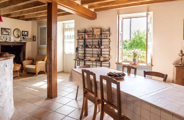 Quaint Holiday home in Morogues with Garden
