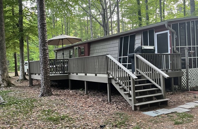 Quaint Kerr Lake Oasis with Private Dock!