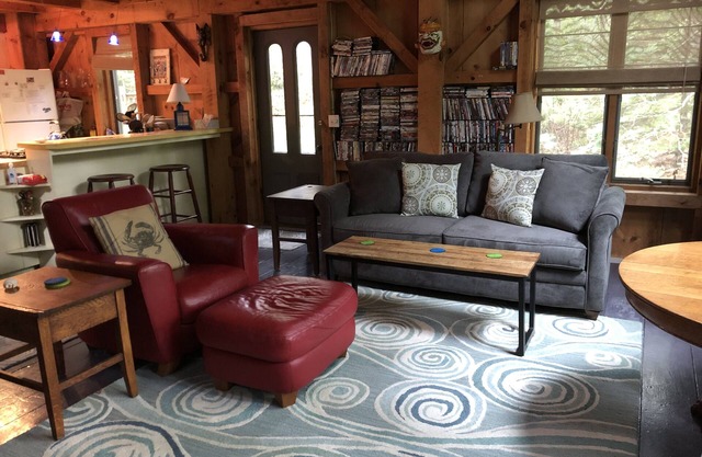 Quaint Post & Beam near State Park and Pond