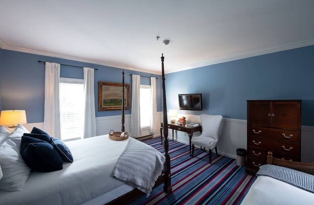 Quaint Retreat w/Complimentary Breakfast – Heart of Kennebunkport