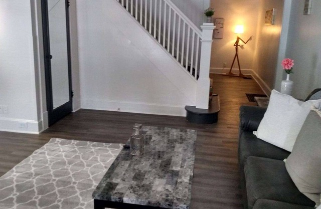 Quaintness on Sturm Avenue- 3BD; Pet Friendly next to Downtown Indy