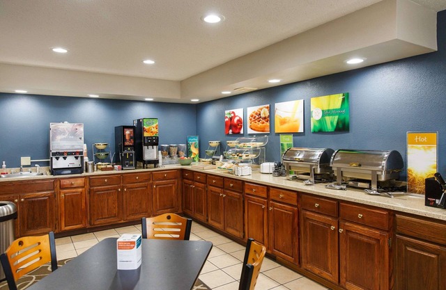 Quality Inn Burlington near Hwy 34