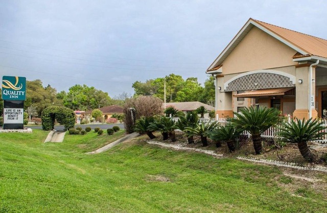 Quality Inn near Manatee Springs State Park