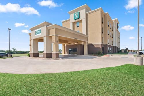 Quality Inn & Suites
