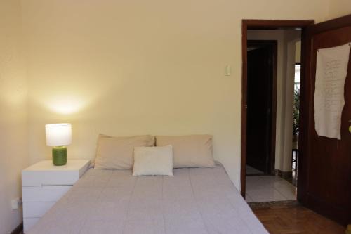 Quarto Casal com Varanda Casa Caramel