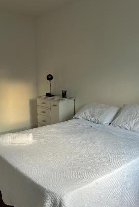 Quarto Moderno e aconchegante para hospedagem