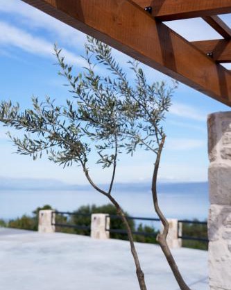 Queen Bee Luxury Villa- Sparto