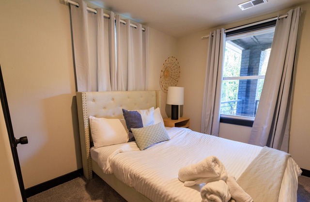 Queen Cozy Room at Hapeville
