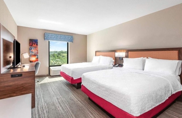 Queen Room Near Extra Space Storage ORL