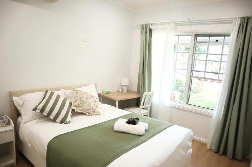 Queen room with shared bathroom Aircon