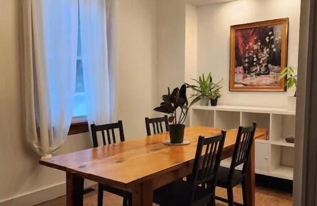 Queen's Haven - Clean, Peaceful & Private Upper Unit in Historic Neighbourhood