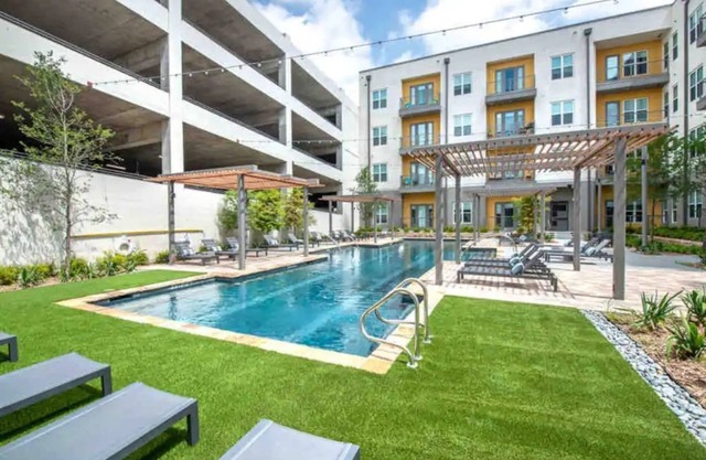 Queen suite | Private Patio