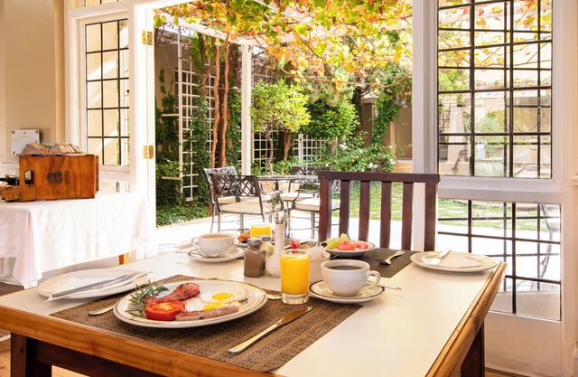 Queen’s Hotel by BON Hotels