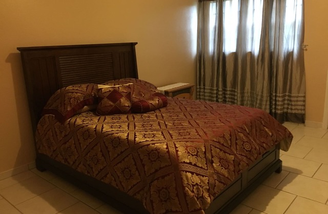 Quiant, quiet apartment near to the beach, and shopping with FREE bicycles