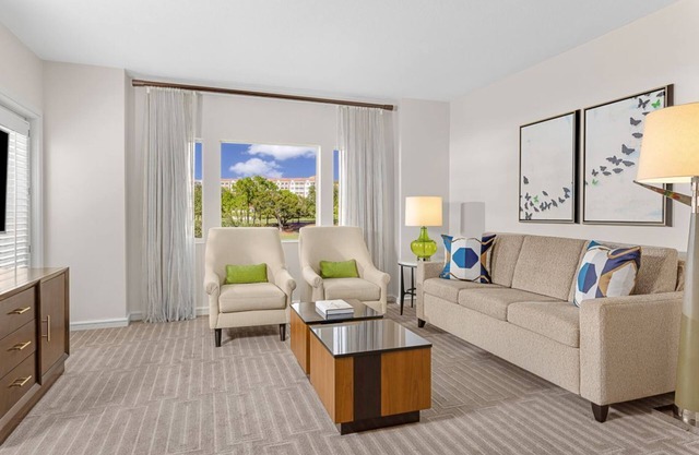 Quick Getaway- 1 King Guest Room at Grande Vista