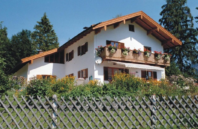 Quiet 4 star apartment with two separate bedrooms