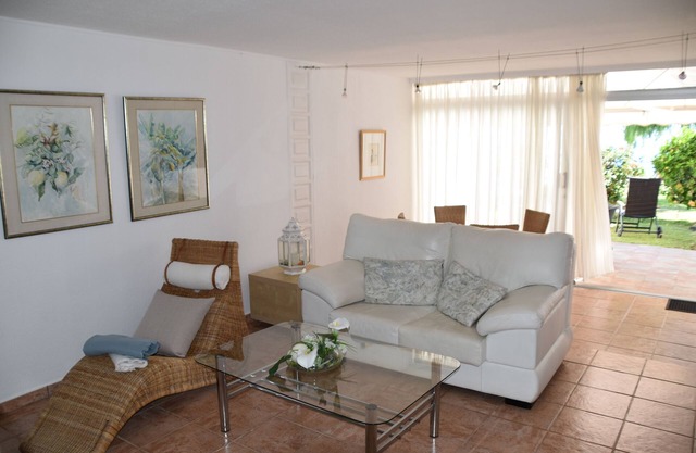 Quiet apartment with stunning Atlantic views