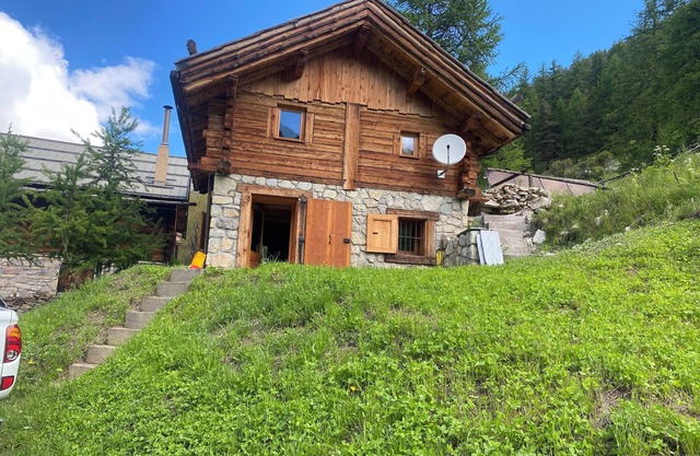 Quiet, authentic chalet in the heart of the Queyras, ideal for a truly relaxing break