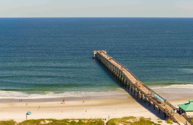 Quiet beach oasis, walk to the beach!