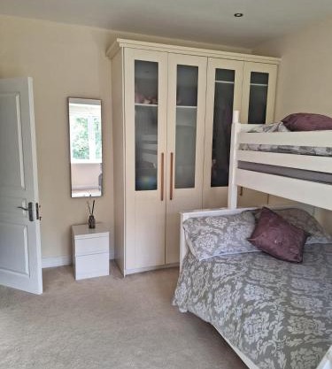 Quiet , bright and spacious room