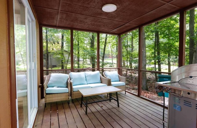 Quiet Chalet in the Woods, Family Getaway