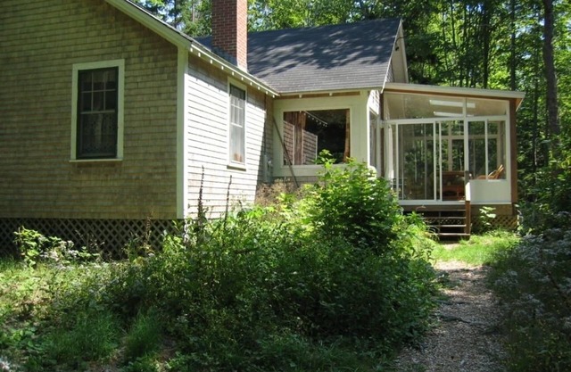 Quiet cottage in the woods with private access to beach, shore views of Acadia.