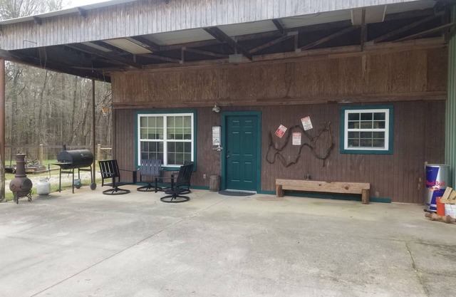 Quiet Country apartment 15 minutes from Downtown Augusta GA/Medical District.