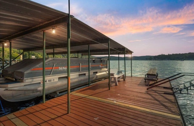 Quiet Cove, Private Dock, Fishing, Swimming, Boat Slip & Kayaks