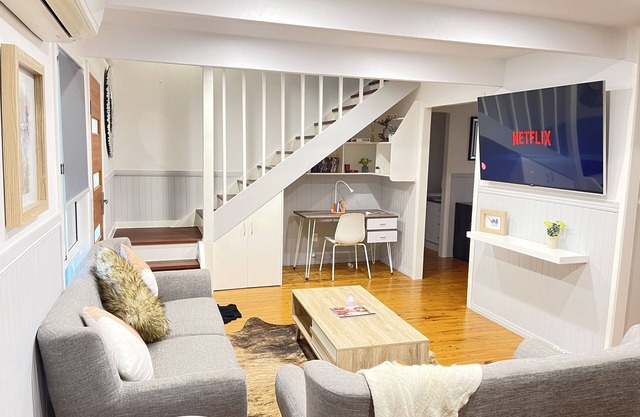 Quiet, cozy and calm 3 bedroom house.