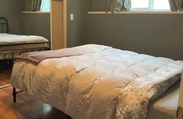 Quiet, cozy, clean, private, separate entrance 1 bedroom basement suite.