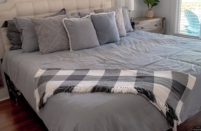 Quiet Craftsman Style Home in historic neighborhood that sleeps 8