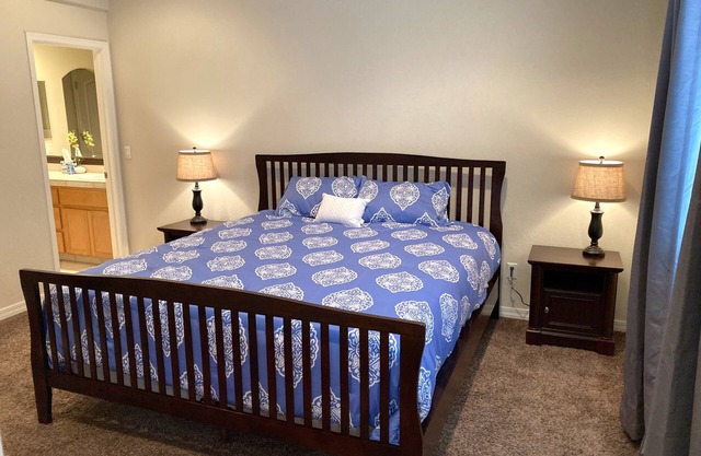 Quiet cul-de-sac location with lake views from rooftop terrace