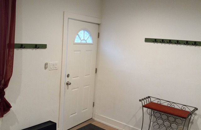 Quiet Garden House off Washington