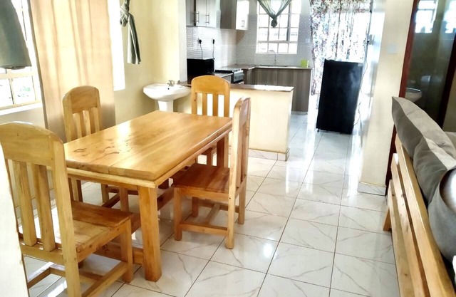 Quiet Gated Getaway- Perfect for Business, Students and Vacationer Free WiFI.