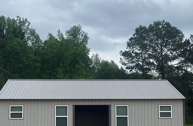 Quiet getaway in Taylor Arkansas close to Lake Erling and Muddy Bottoms