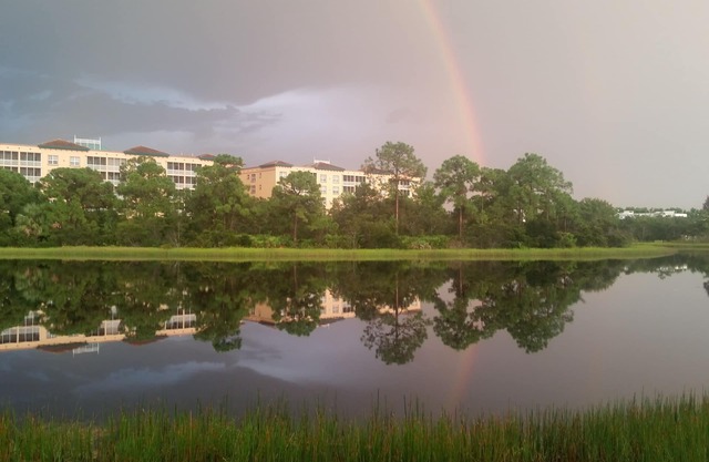 Quiet ground floor, corner unit on the lake minutes from Barefoot Beach