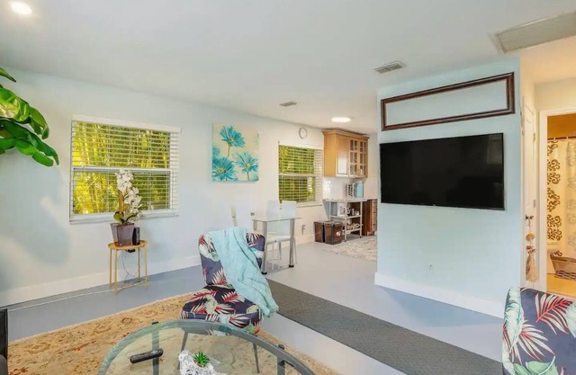 Quiet Home w/ Screened Porch + Parking