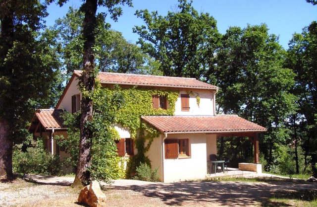 Quiet house in exceptionally beautiful Holiday Resort * in Dordogne-Lot