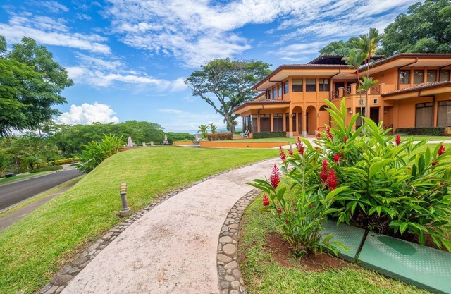 Quiet house in Nativa Resort